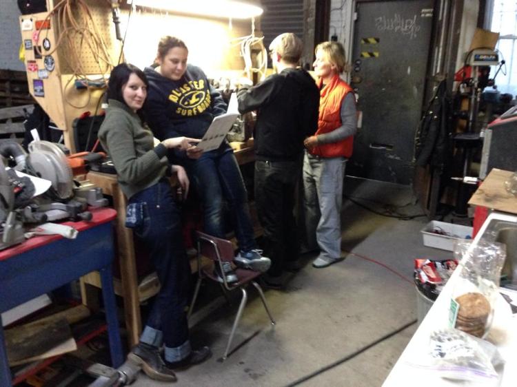 45639_685708924784009_651841843_n