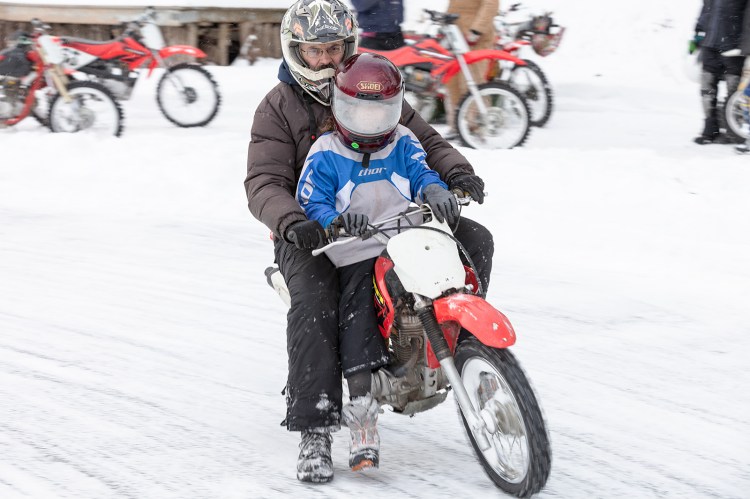 15_0207_IceRacing_080A